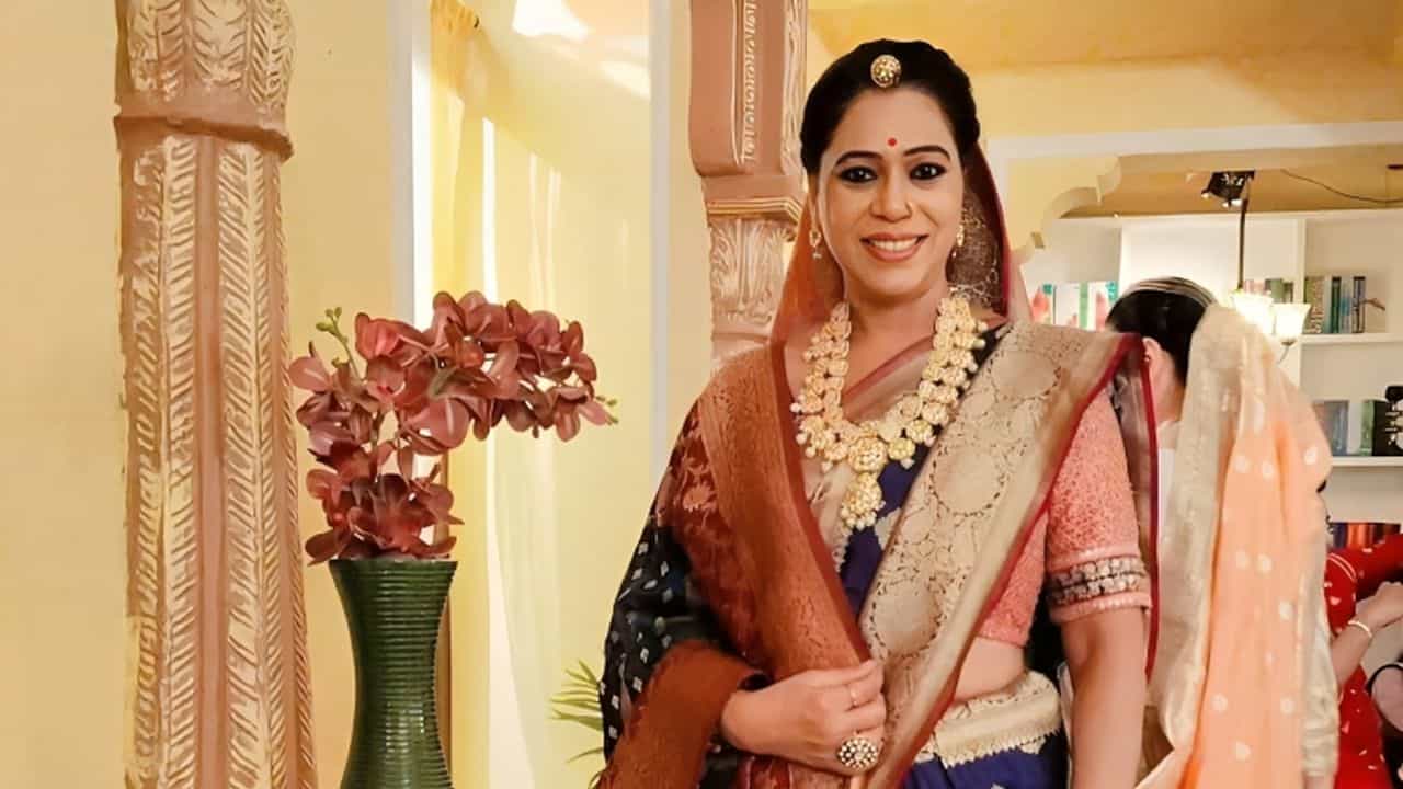 Meena Mir from Prathaon Ki Odhe Chunri Beendani